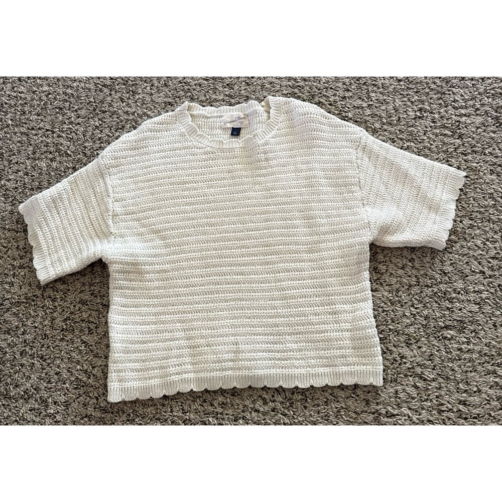 Universal Thread Women's Cream Scalloped Knit Pullover Cropped Sweater‎ Size S